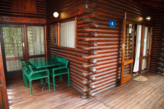 Loskopdam, A Forever Resort: Log Cabins - 2 Bedroom - 1 Double bed, 2 Singles