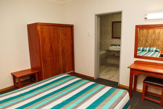 Loskopdam, A Forever Resort: Chalet-2 Bedroom - 1 Double, 1 Single, 1 Bunk Bed