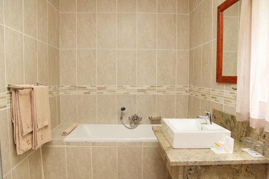 Loskopdam, A Forever Resort: Chalet-2 Bedroom - 1 Double, 1 Single, 1 Bunk Bed